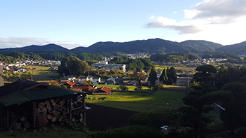 須々万盆地を一望