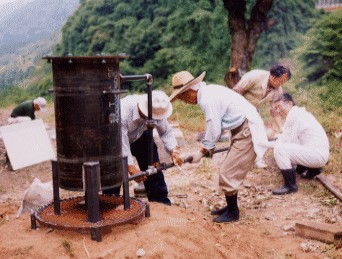 松根油抽出実験