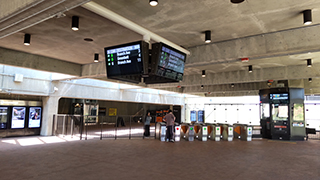 カレッジ・パーク駅